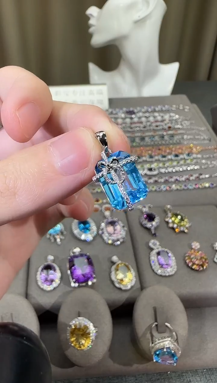 颈饰银S925镶嵌托帕石11*14mm吊坠妖姬蓝