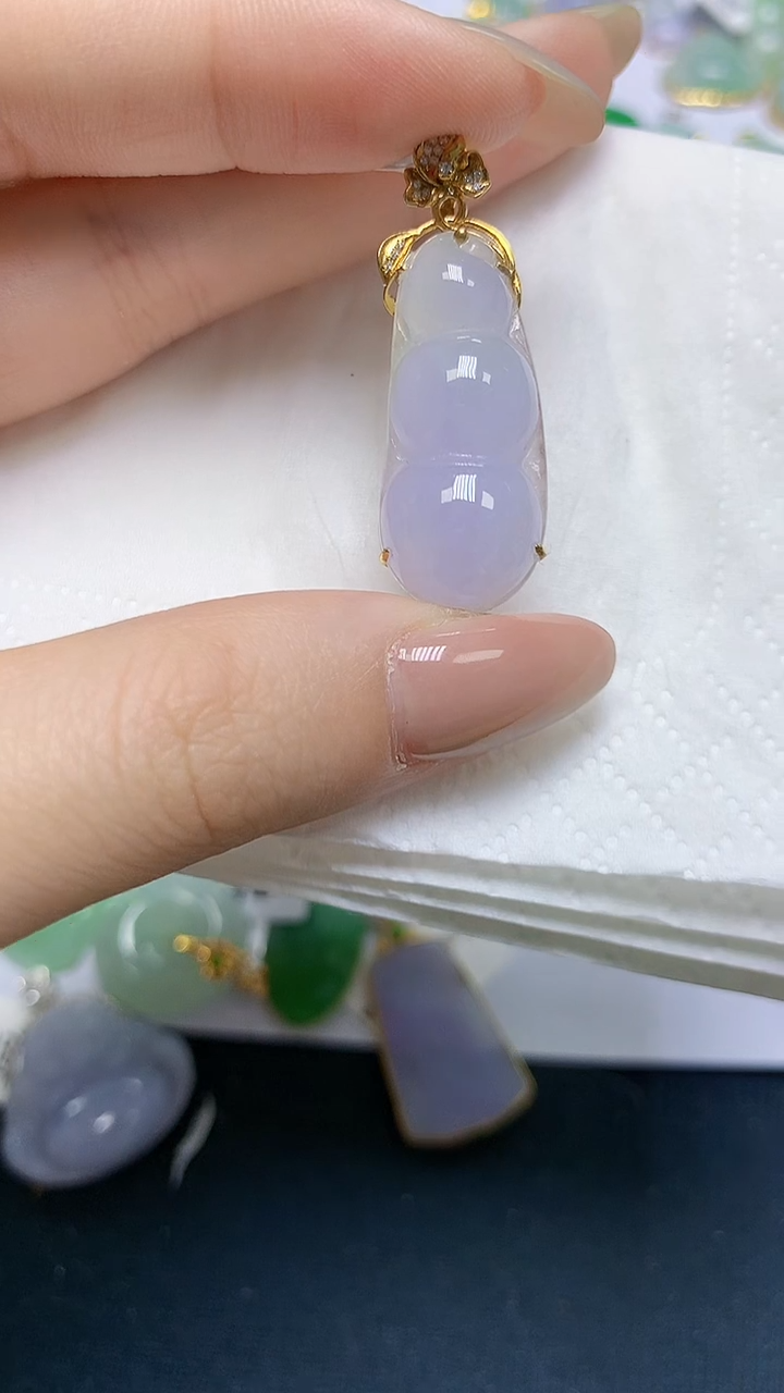 翡翠18K金镶嵌颈饰天然缅甸A货翡翠