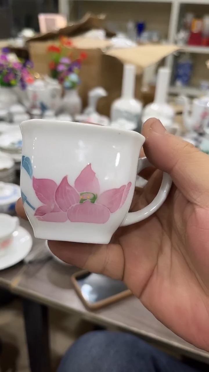 于*哈2个湖南醴陵釉下五彩陶瓷