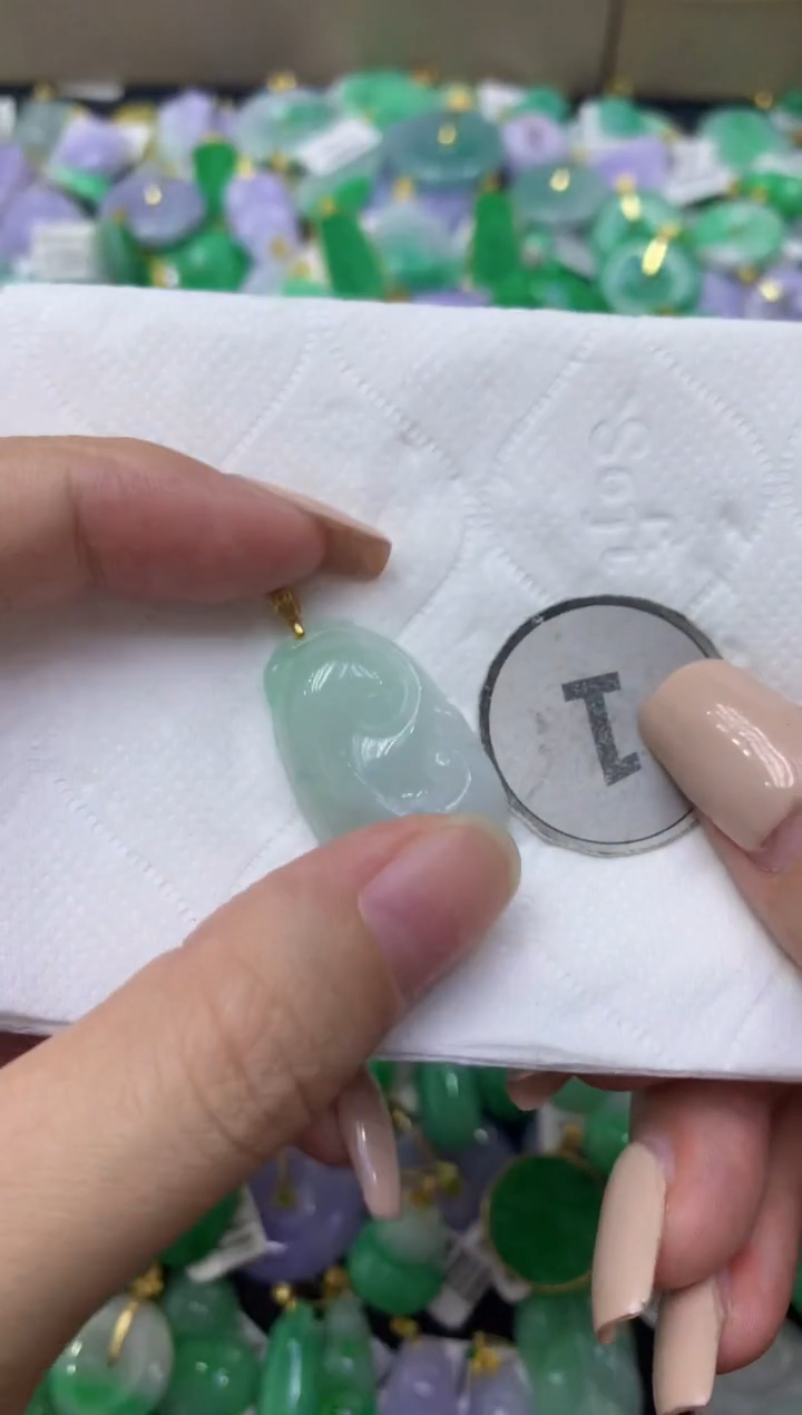 颈饰未镶嵌翡翠天然缅甸翡翠A货