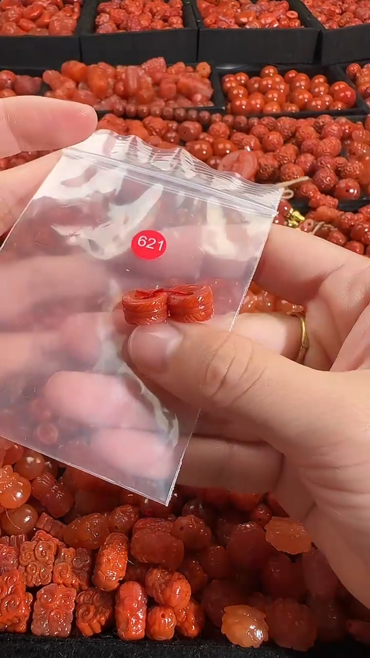 颈饰未镶嵌南红玛瑙1