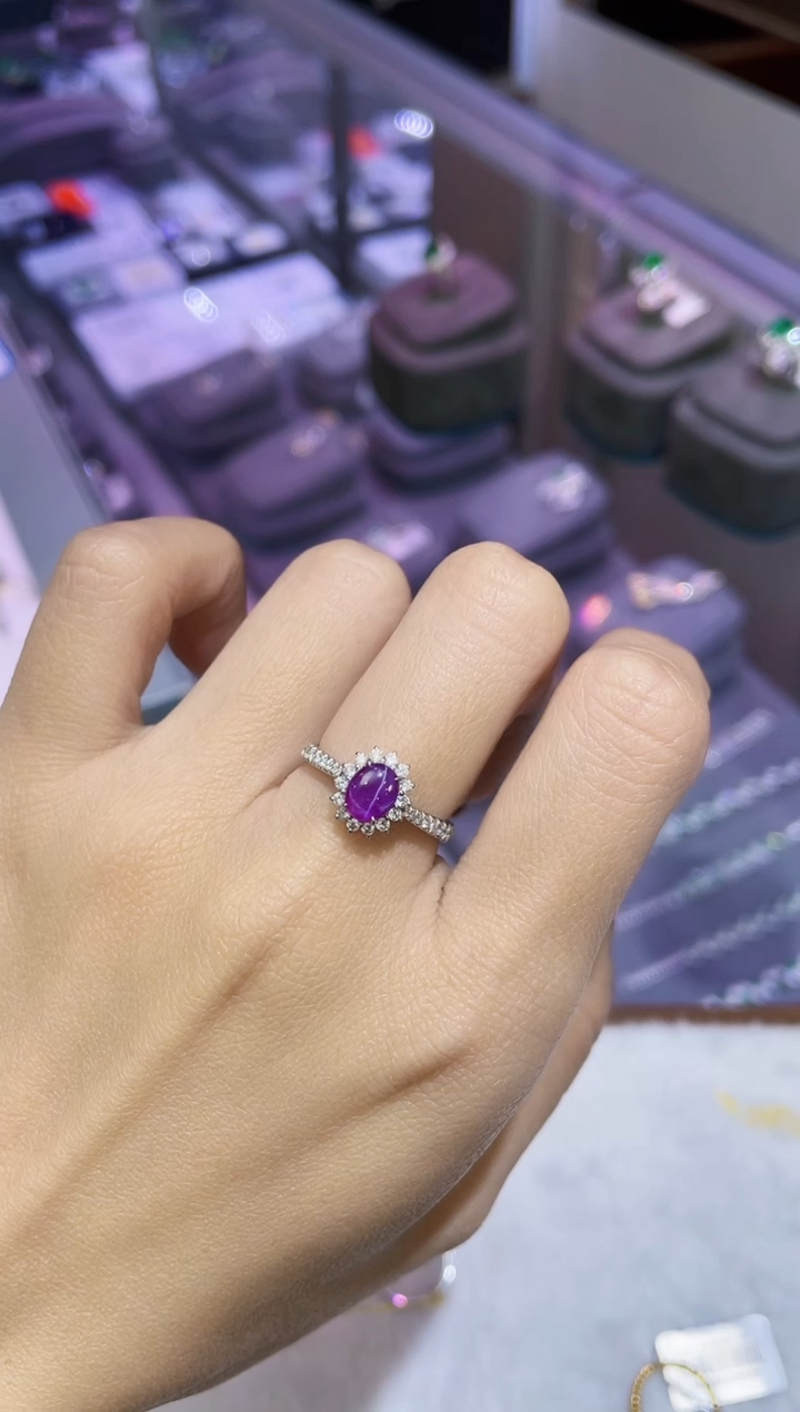 【闪购商品】蓝宝石戒指18K金镶嵌1.11克拉星光蓝宝石