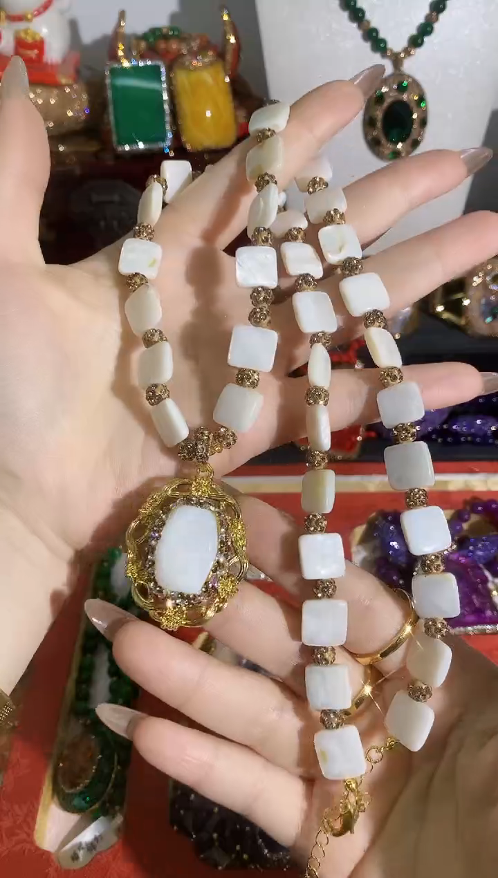 合成立方氧化锆铜合金合成立方氧化锆铜合金项链