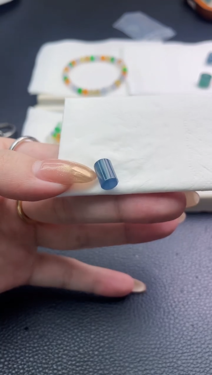 未镶嵌定制翡翠人***-珠子