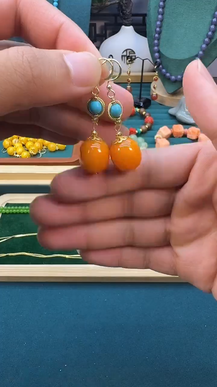 14K金镶嵌蜜蜡耳饰E43