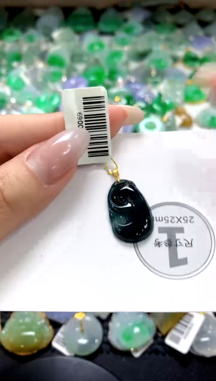 翡翠未镶嵌颈饰1111111111111111