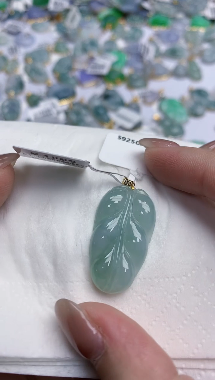 【闪购商品】翡翠颈饰18K金镶嵌天然缅甸翡翠A货