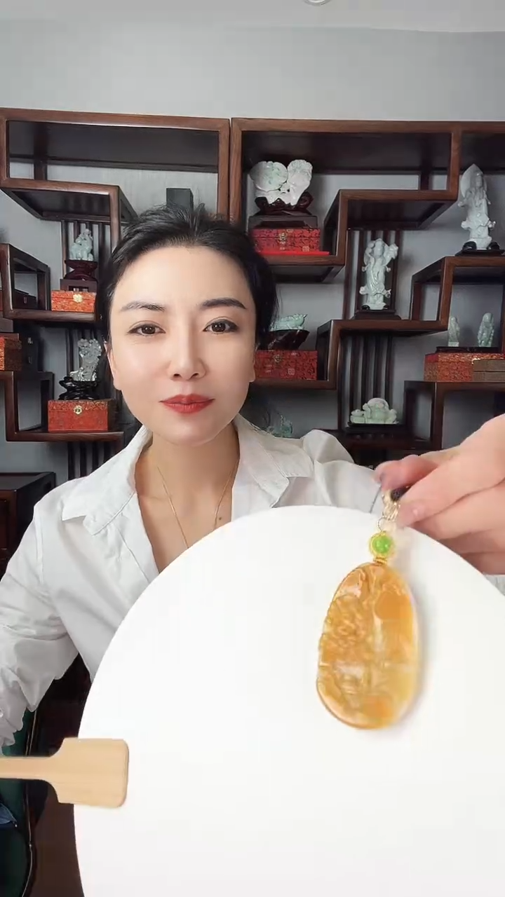 【闪购商品】翡翠颈饰未镶嵌山水