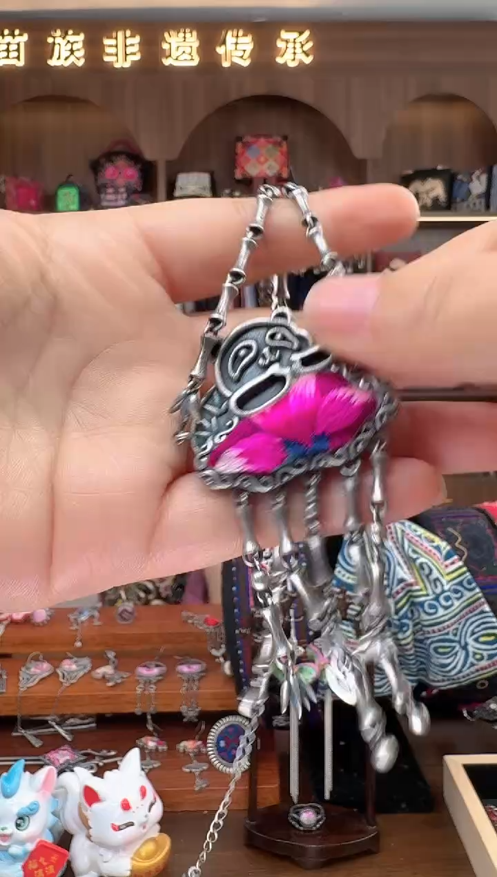 【闪购商品】织绣扶光苗绣传承194