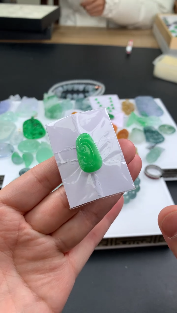 【闪购商品】定制翡翠未镶嵌翡翠