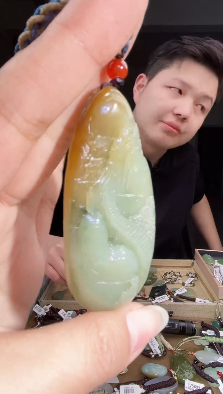 颈饰未镶嵌和田玉1