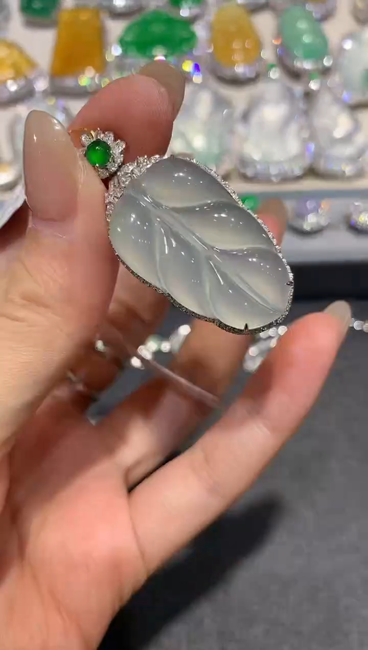 【闪购商品】翡翠吊坠(不含链)18K金镶嵌q303       