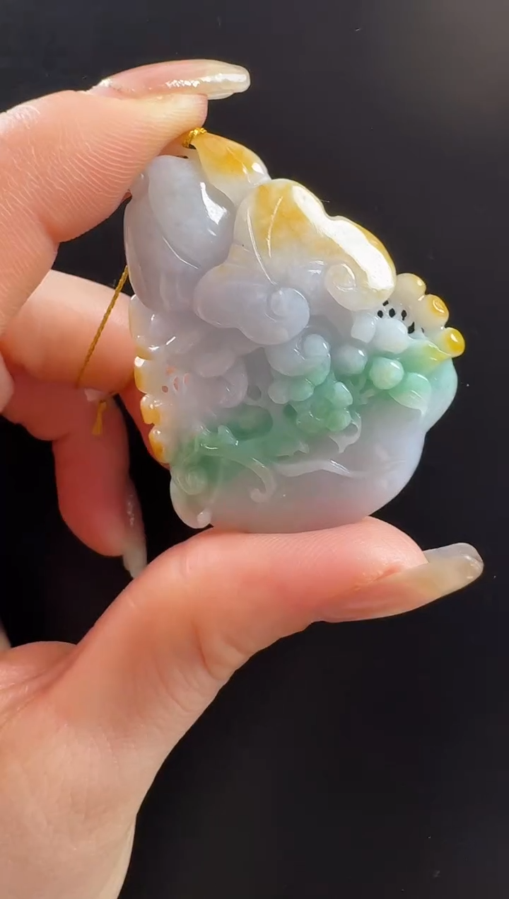 颈饰未镶嵌翡翠猴子