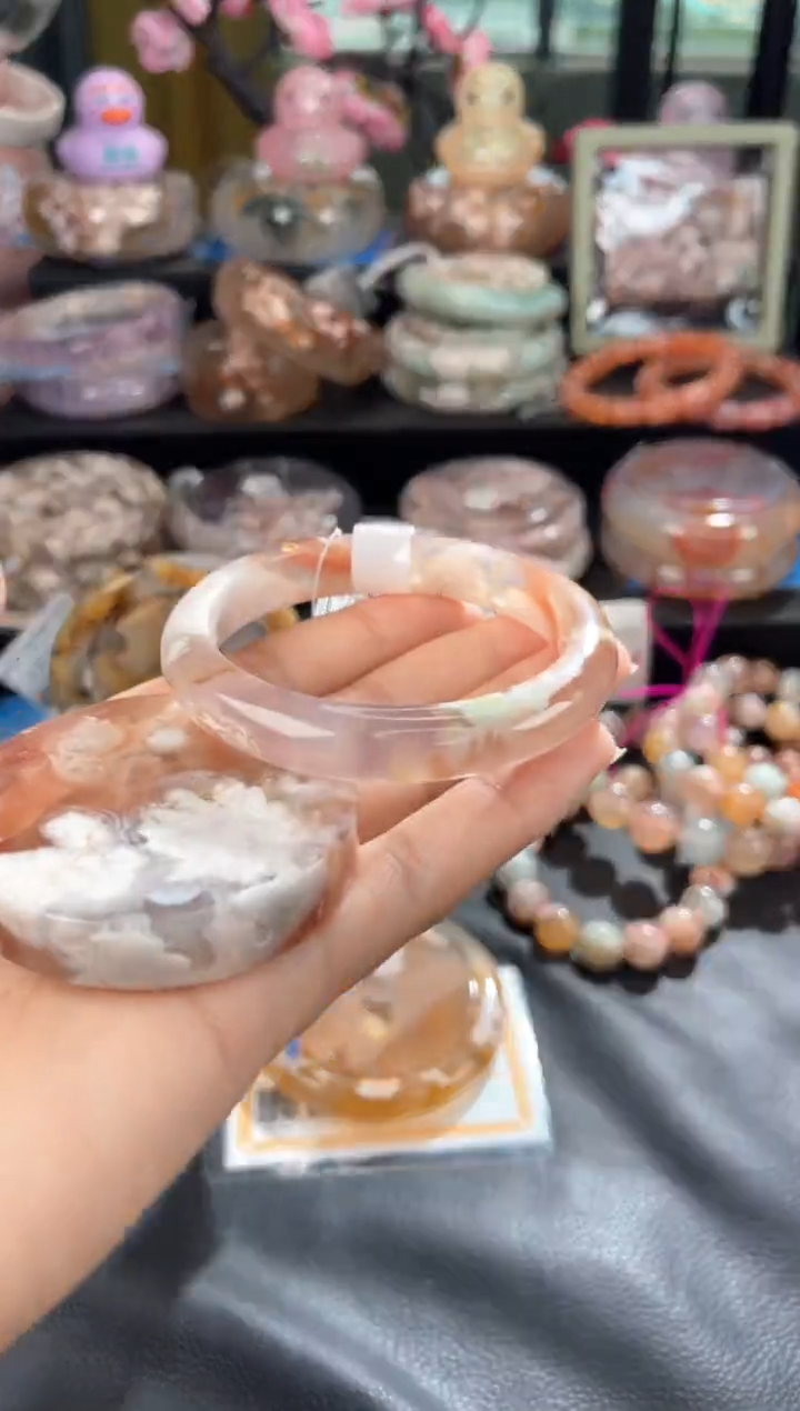 石英质玉手镯未镶嵌56