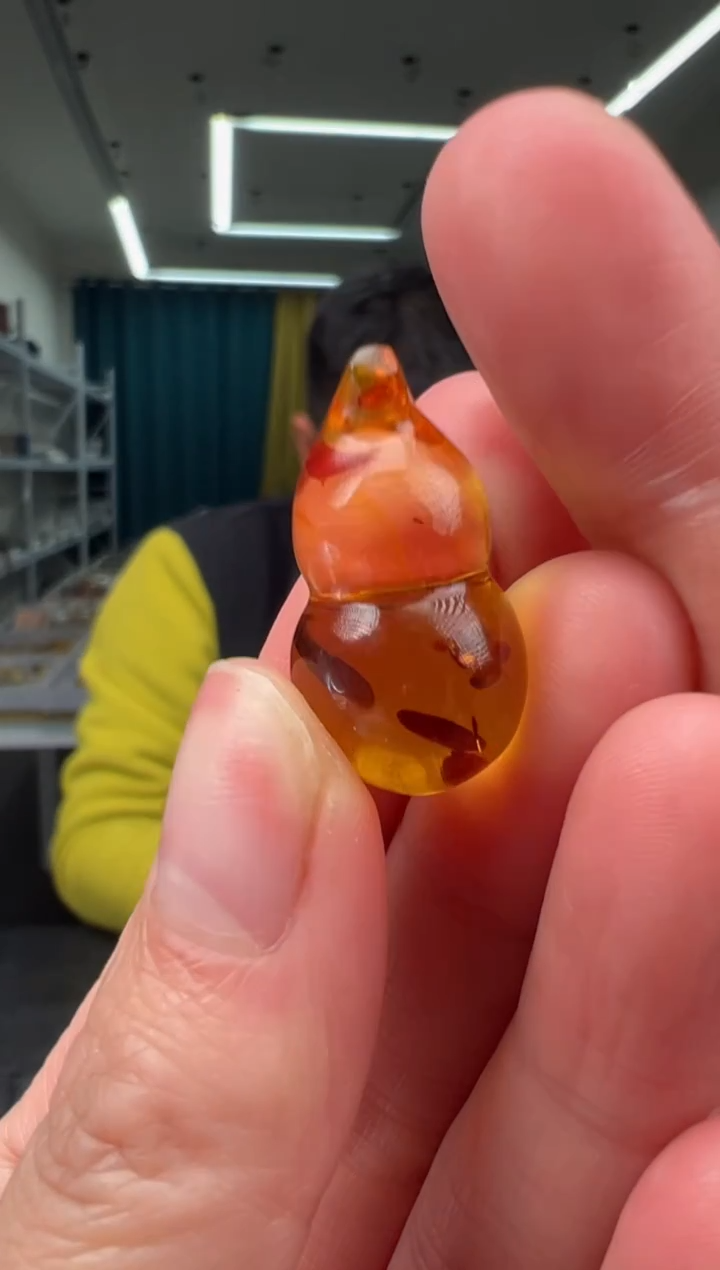 琥珀颈饰未镶嵌吊坠