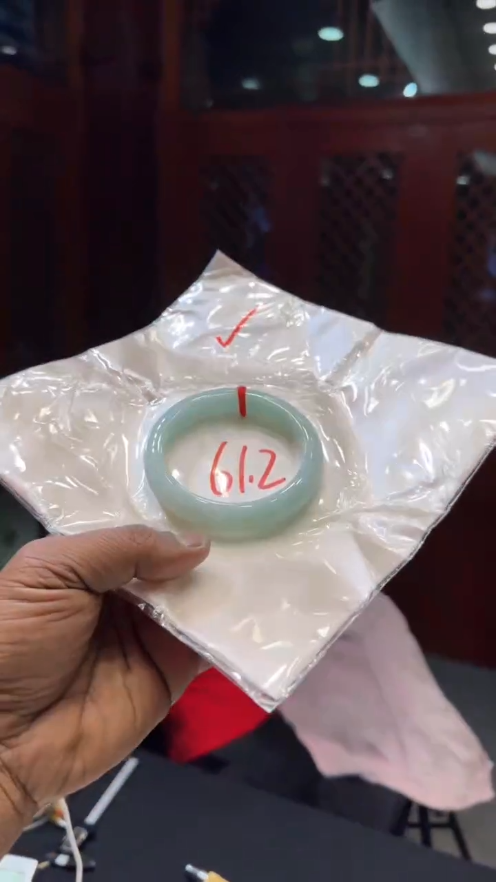 【闪购商品】翡翠手镯未镶嵌手镯