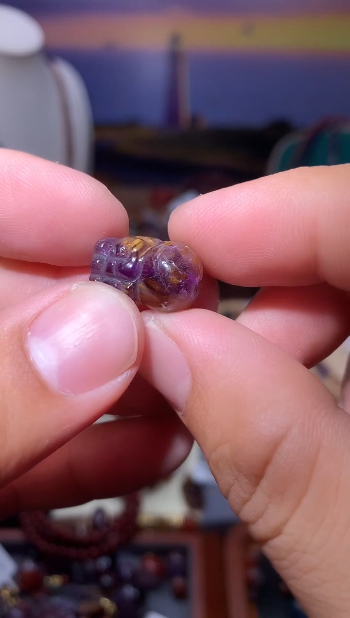 未镶嵌珠宝半成品水晶极光紫钛貔貅，微瑕