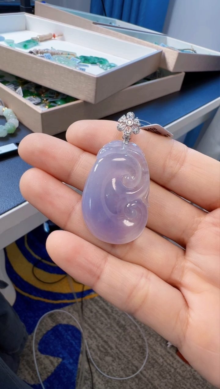 【闪购商品】翡翠吊坠(不含链)18K金镶嵌19800