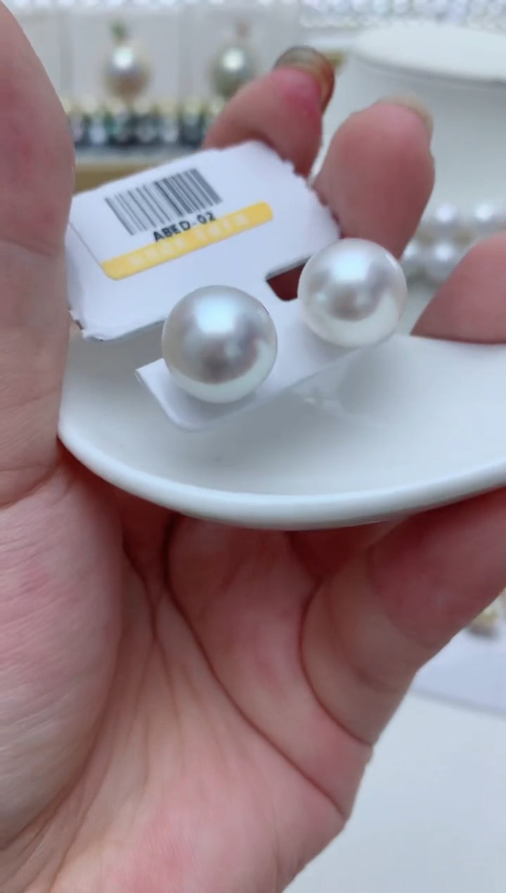 【闪购商品】海水珍珠耳饰18K金镶嵌q42 