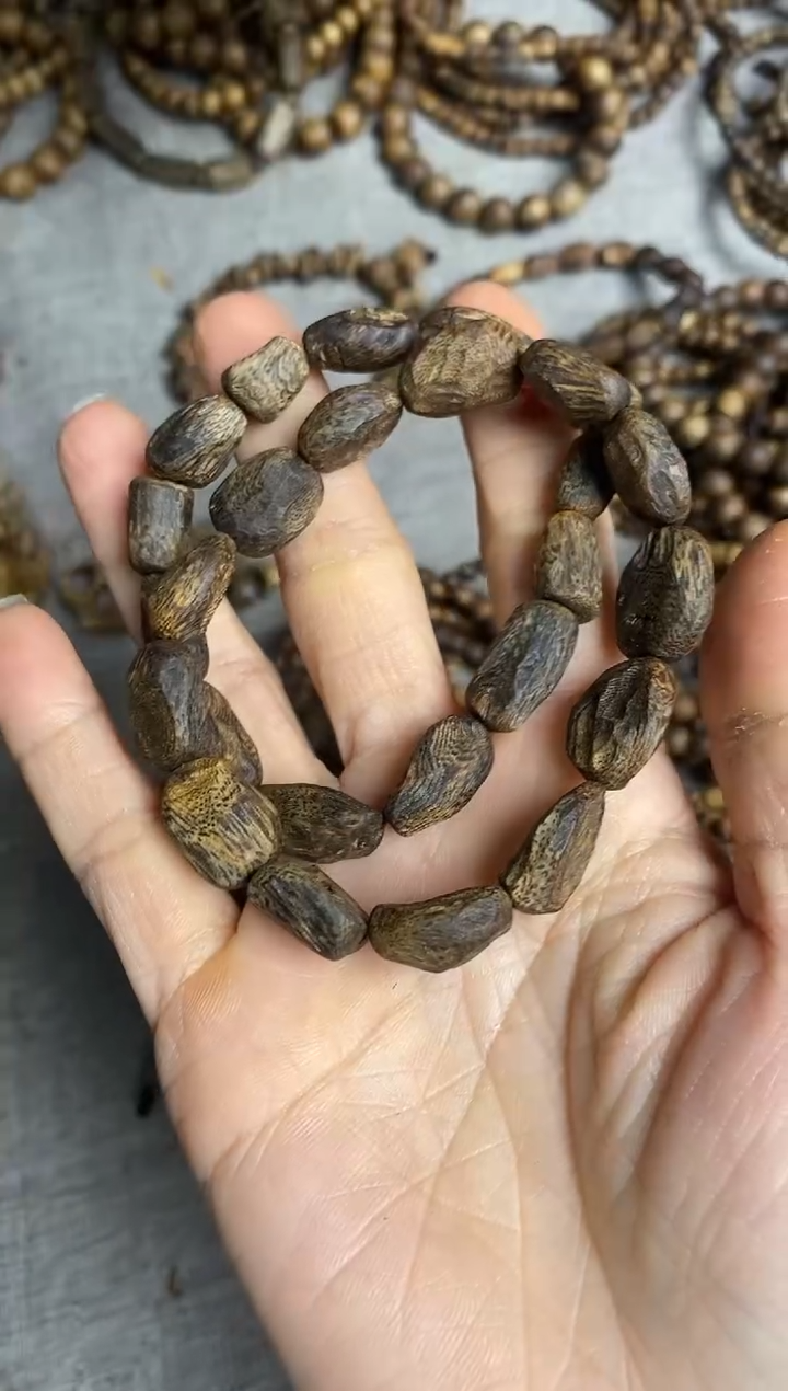 沉香手串沉水级随型树丁珠单圈手串多样性发一