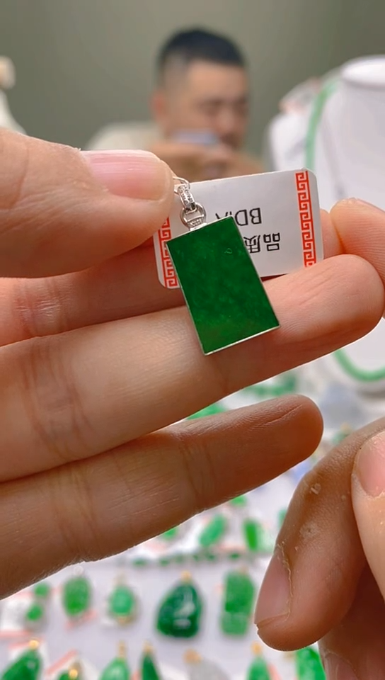 【闪购商品】翡翠颈饰18K金镶嵌新号开播，全场乱卖