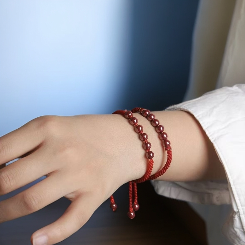 高含量朱砂原石手工编织红绳手链