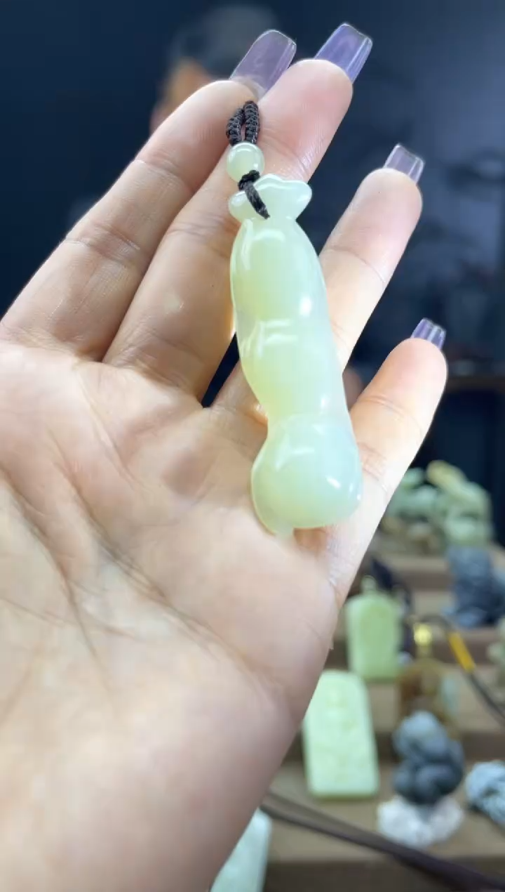 颈饰未镶嵌和田玉1