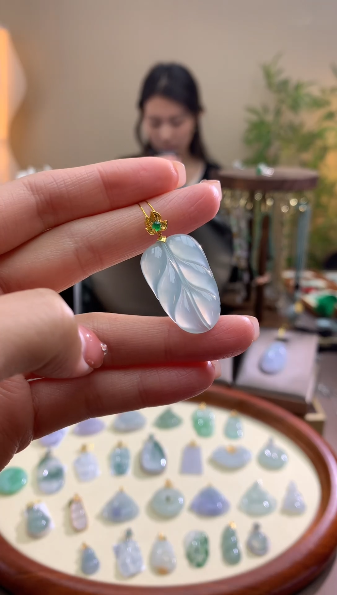 【闪购商品】翡翠颈饰18K金镶嵌叶子