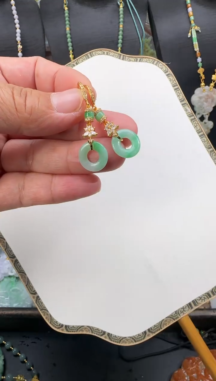 【闪购商品】翡翠颈饰未镶嵌拍照