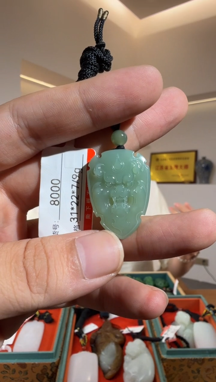 和田玉未镶嵌颈饰1