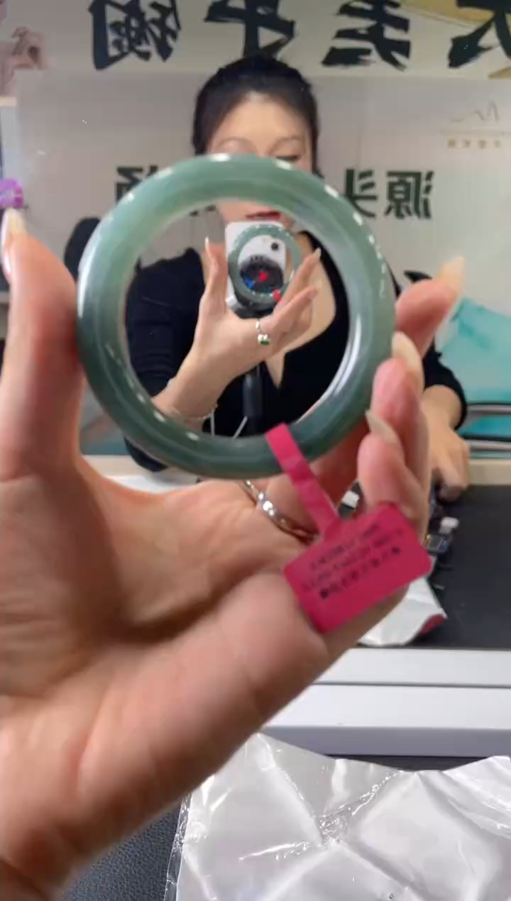 【闪购商品】翡翠手镯未镶嵌手镯