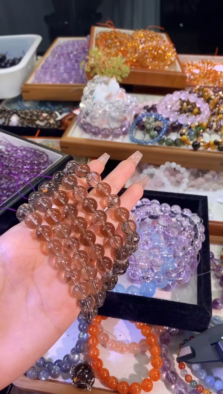 【闪购商品】水晶手链未镶嵌茶晶10mm多样性发其一