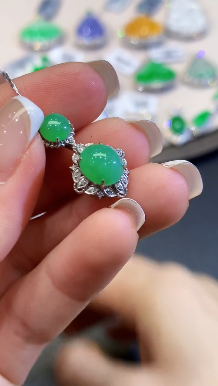 翡翠18K金镶嵌吊坠(不含链)SY0733多样性发其一