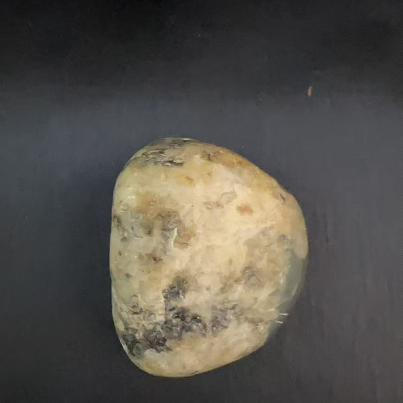 正宗和田玉精品原石吊坠