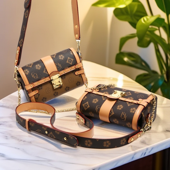 斜挎包单肩街头潮流手提式邮差包网红小方包复古印花轻奢百搭新款