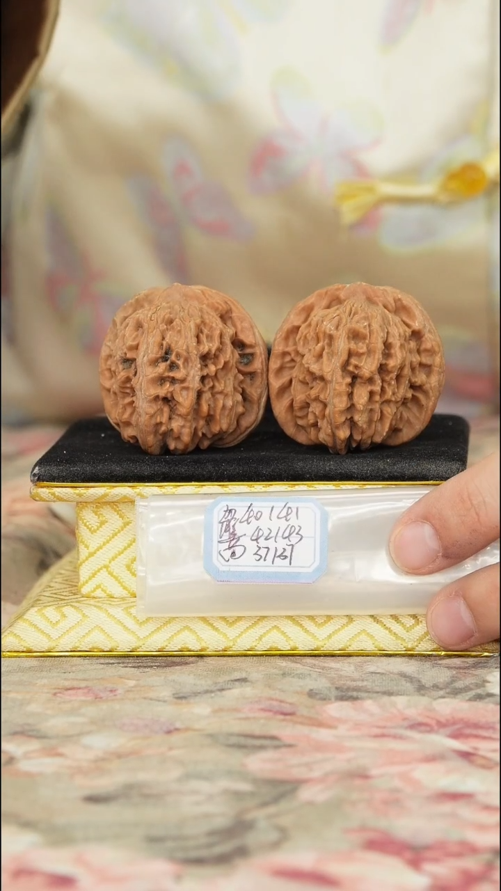 【闪购商品】文玩核桃把件平谷四座楼