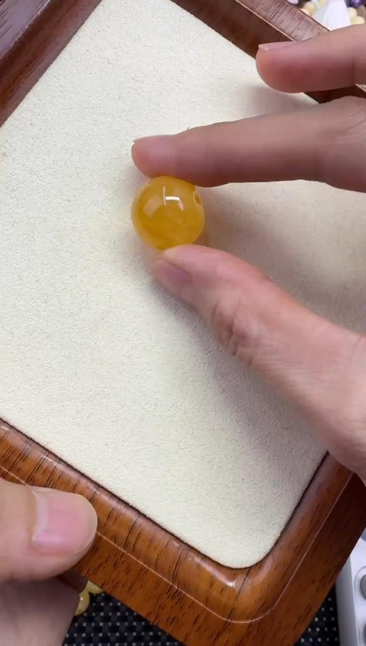 裸石琥珀未镶嵌林*宝衡 无双 焦皮墩墩 17.7mm 手工制