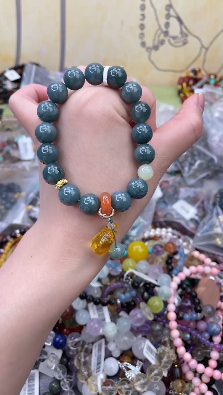 未镶嵌翡翠手饰240