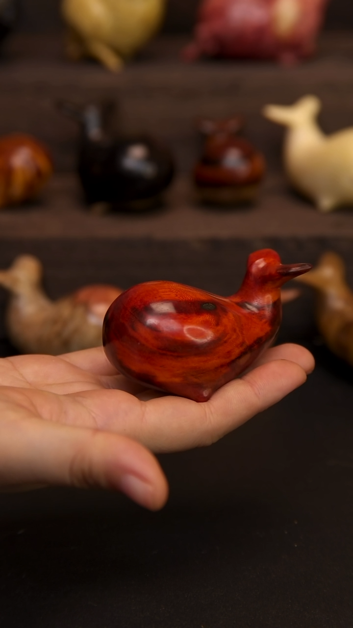 交趾黄檀（大红酸枝）科檀鲸鱼