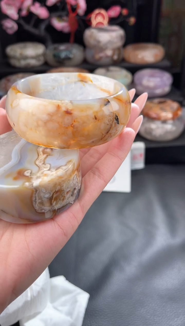 【闪购商品】石英质玉手镯未镶嵌61