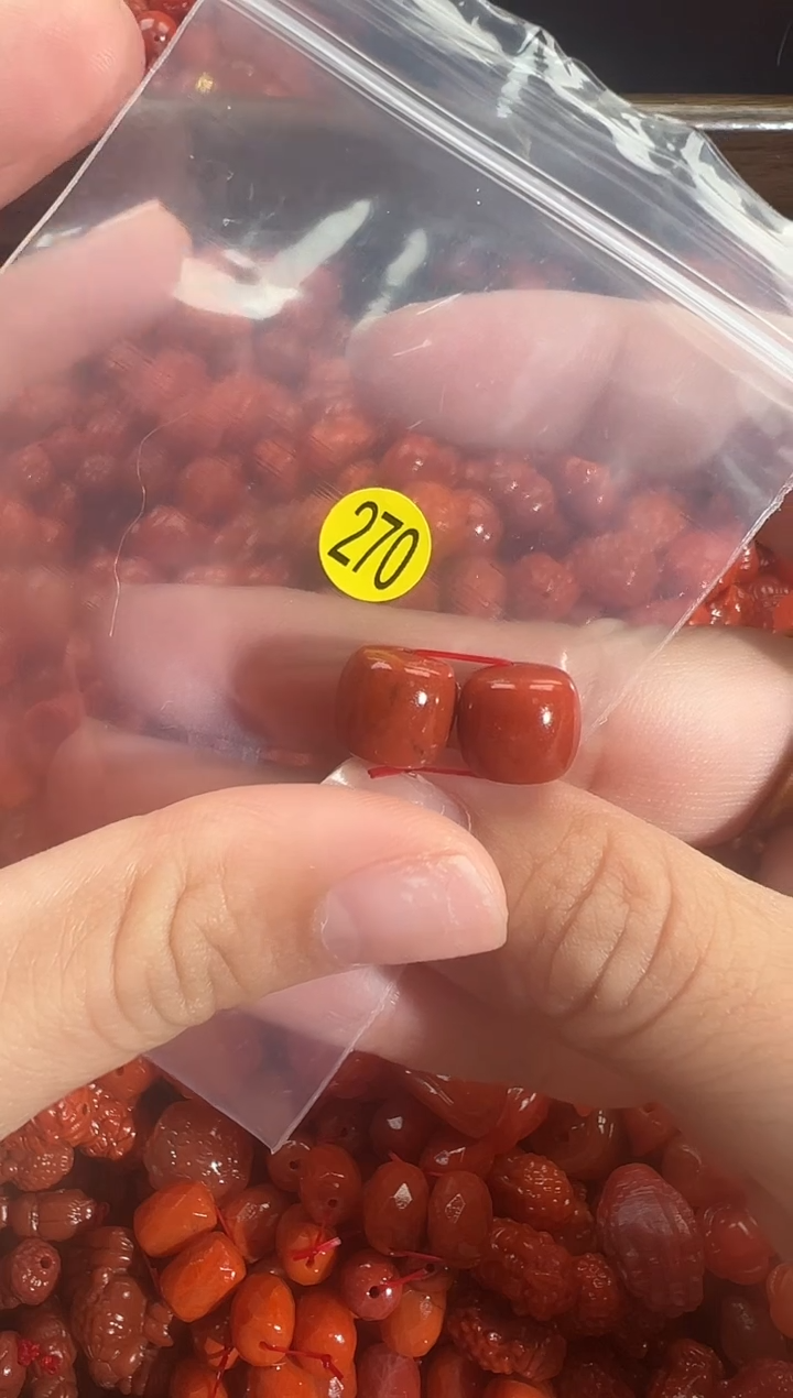 颈饰未镶嵌南红玛瑙1