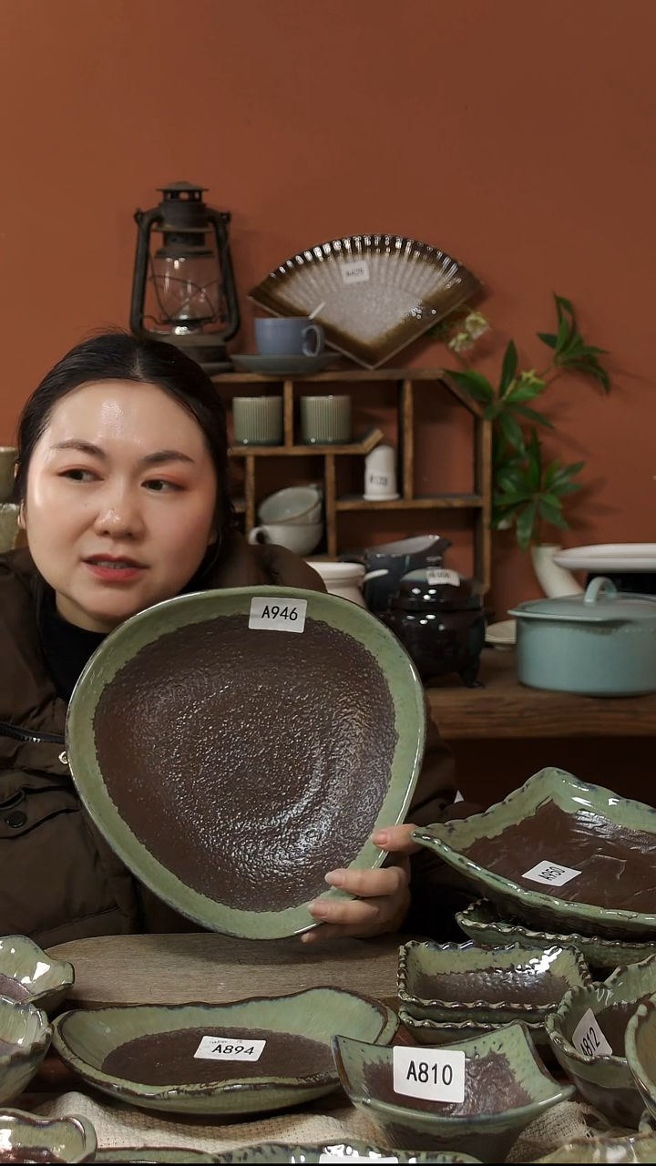 陶瓷A946陶瓷粗陶三角深盘一个微瑕25*6.5