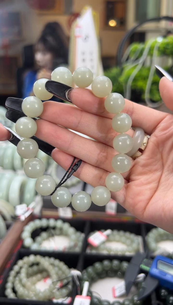 手串未镶嵌和田玉且末料青白玉手串卡12