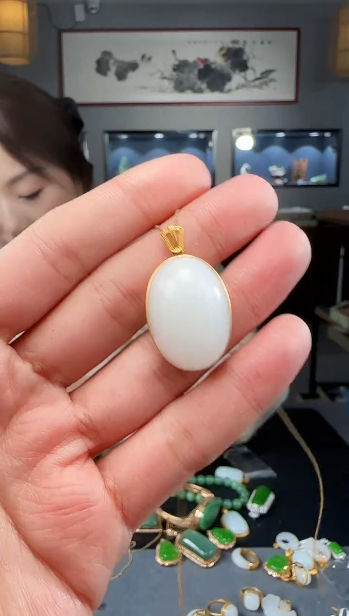 【闪购商品】和田玉吊坠(不含链)18K金镶嵌1