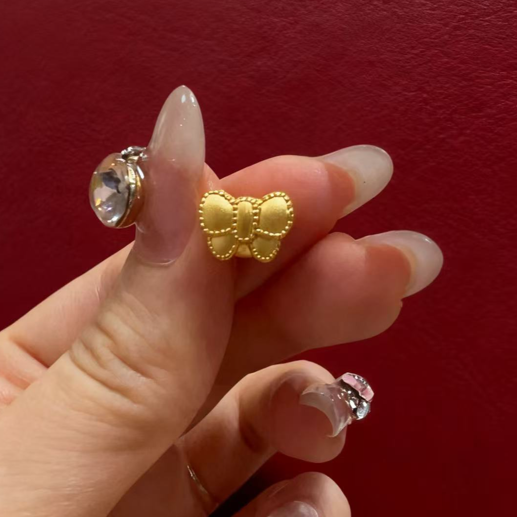 金之之黄金（足金999)  中穿蝴蝶结  素金  转运珠/吊坠
