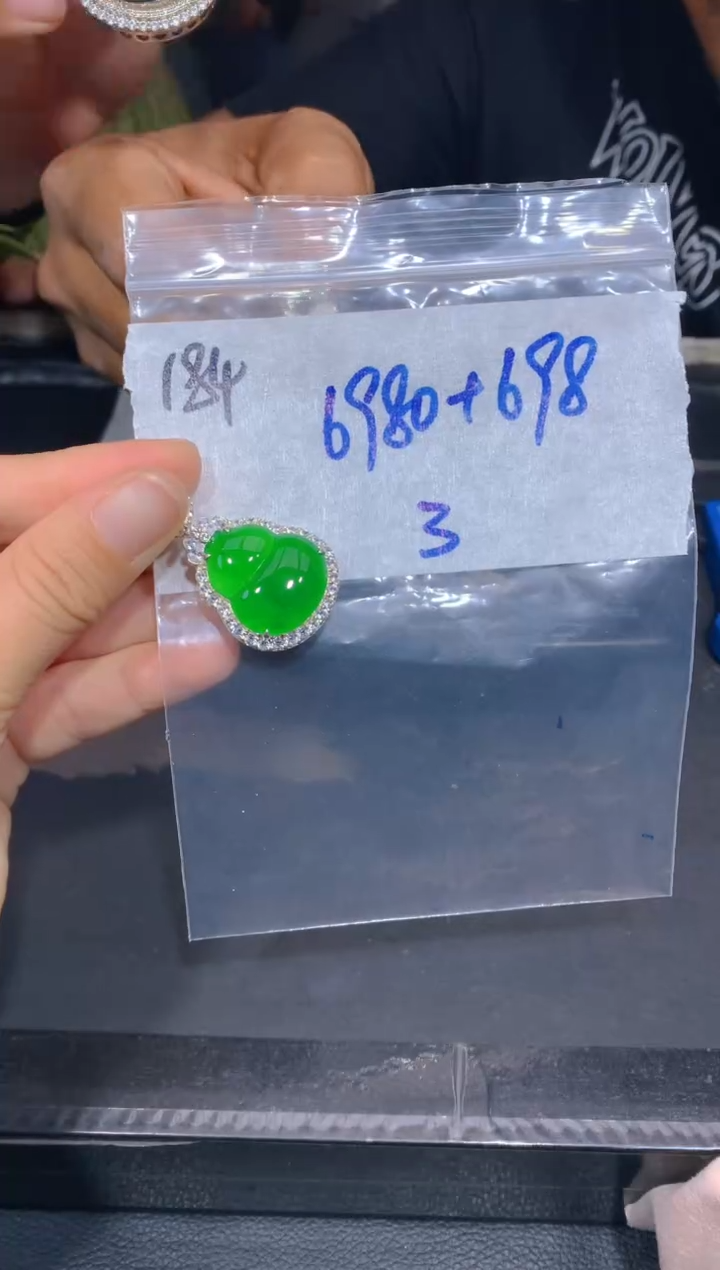 【闪购商品】定制翡翠未镶嵌184吊坠多样性拍一发一毛货定制抛光