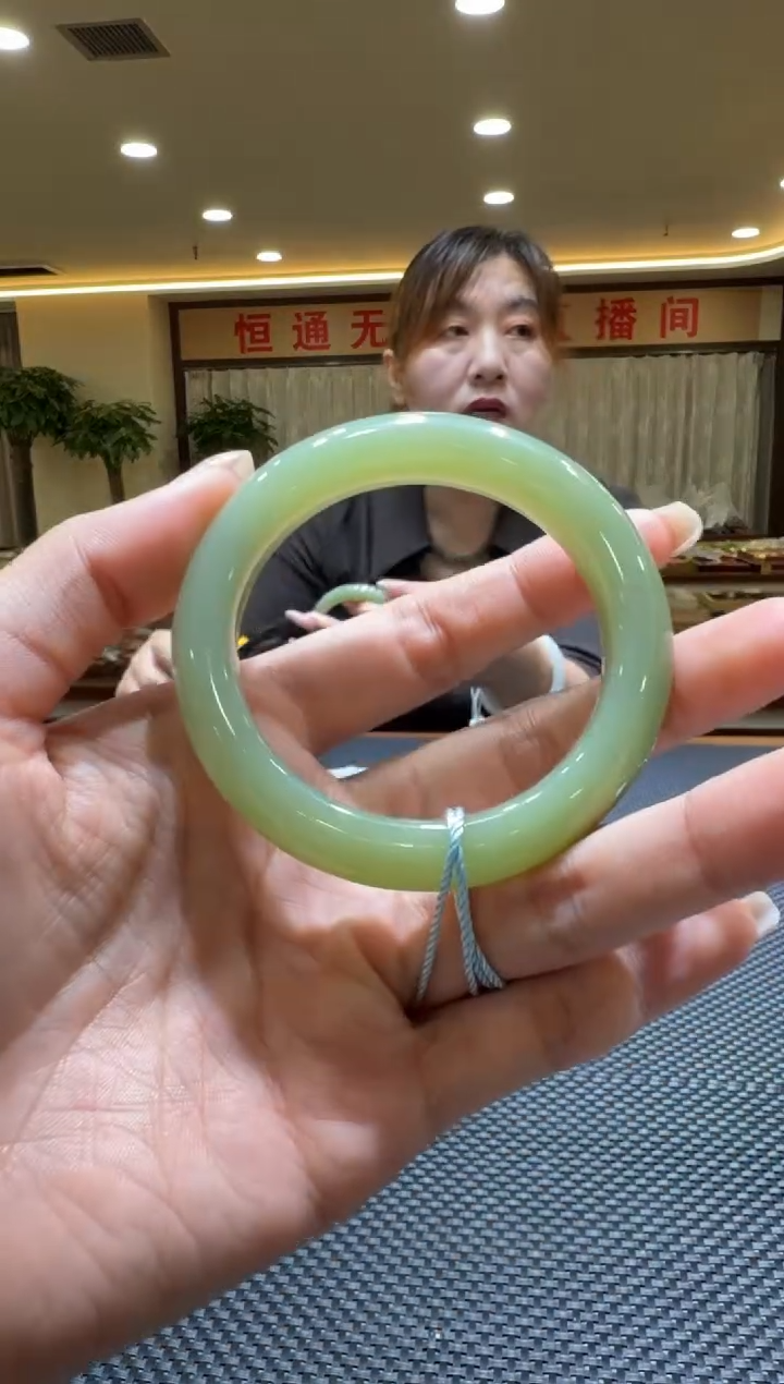 颈饰未镶嵌和田玉手镯52