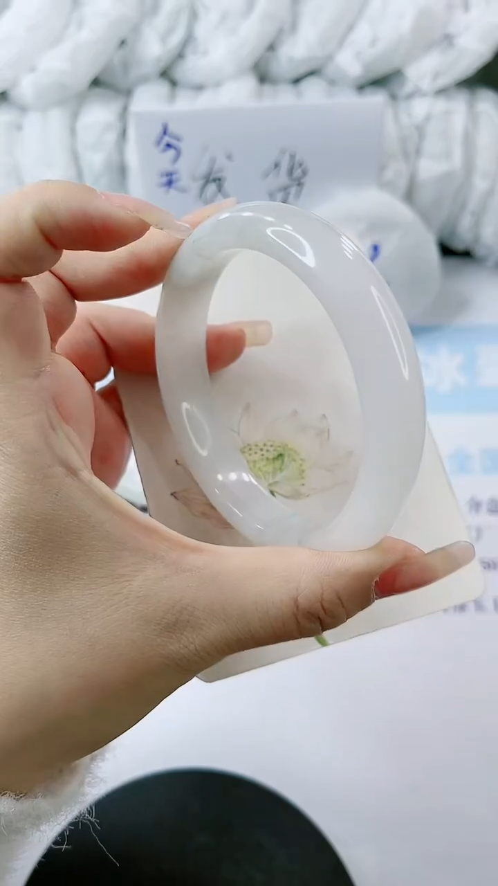 【闪购商品】石英质玉手镯合金多样性发货V355-62