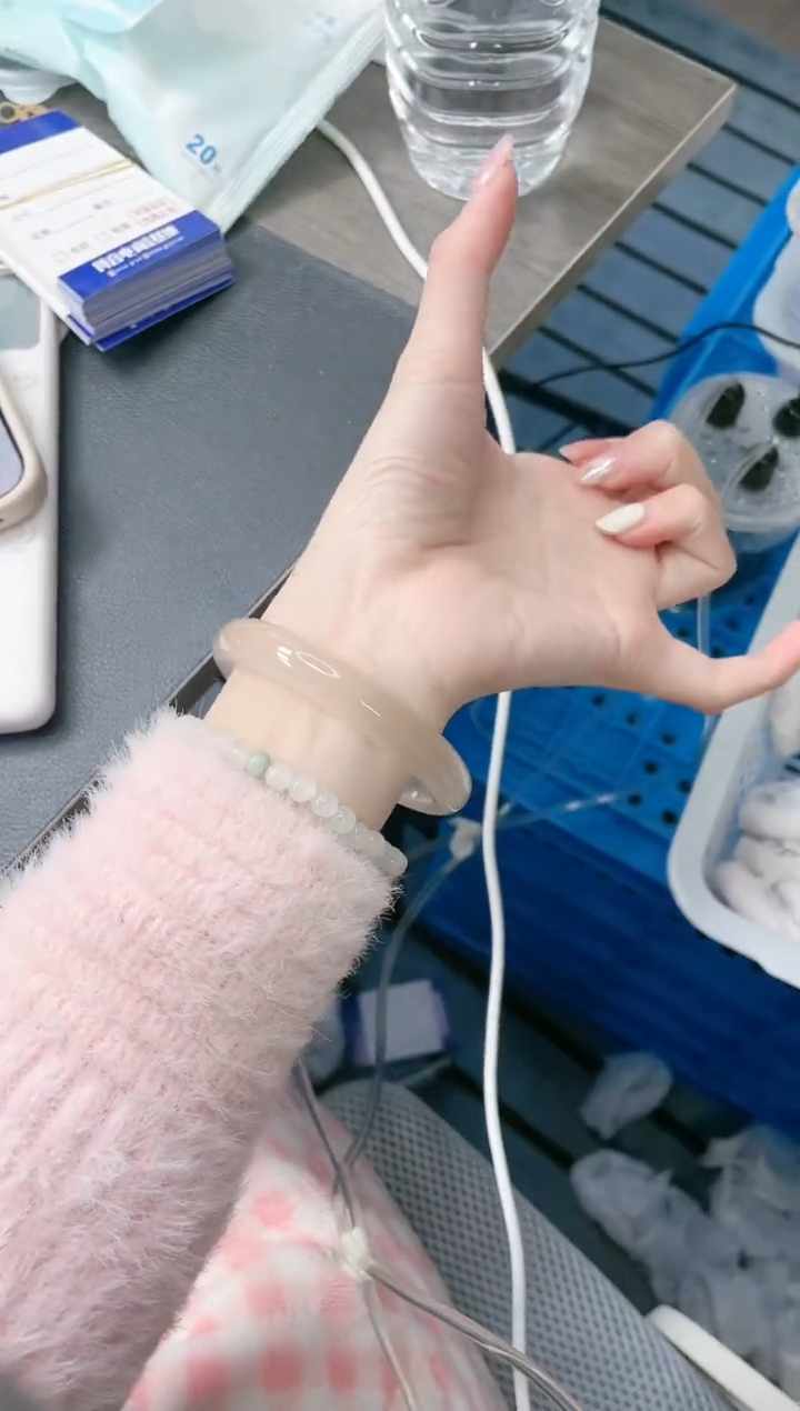 【闪购商品】石英质玉手镯未镶嵌 香槟金手镯-60