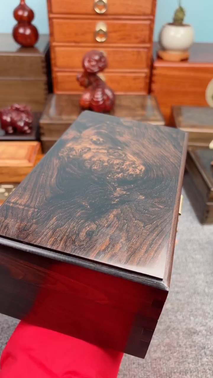 【闪购商品】老板娘推荐紫光檀盒子